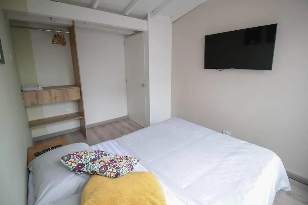 Provenza Poblado Apartamento Para 4 Personas M302 By Roots Rentals Medellin Apartment